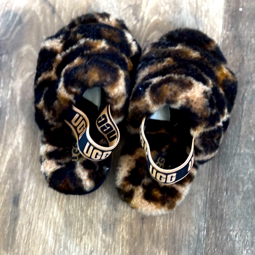 Size 8 child’s Ugg Cheeta slippers